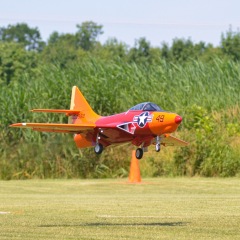 01-hobbyHangar-landing